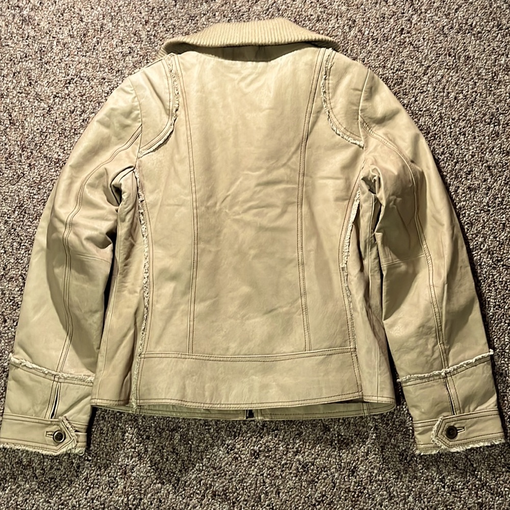 Light tan leather jacket. Excellent condition, never worn! - Picture 2 of 6